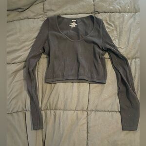 Long sleeve black crop top